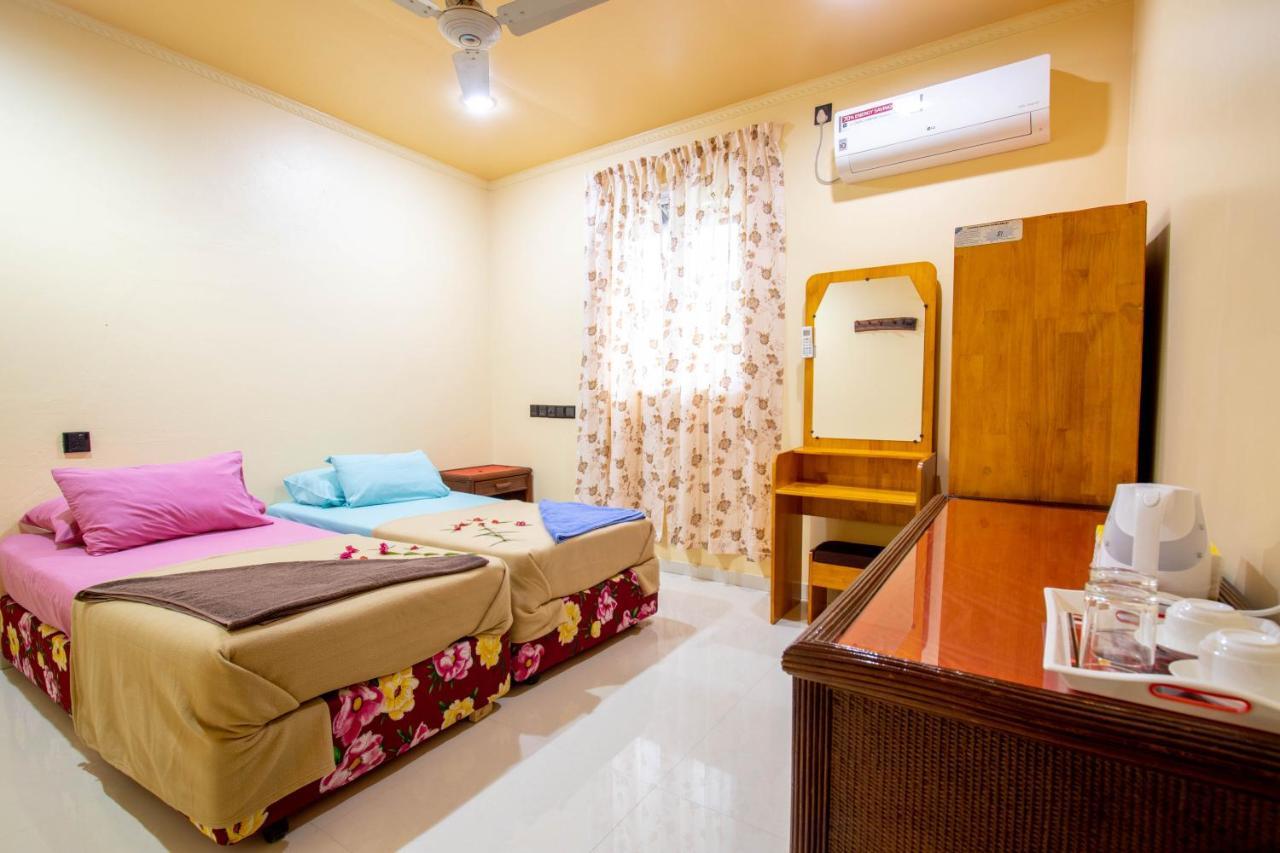 Night Star Dhangethi Bed & Breakfast Екстериор снимка
